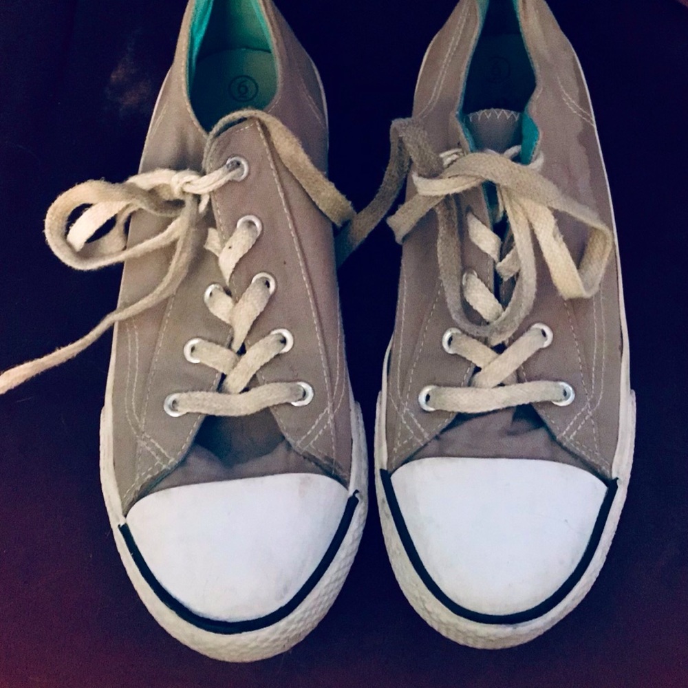Gray chucks